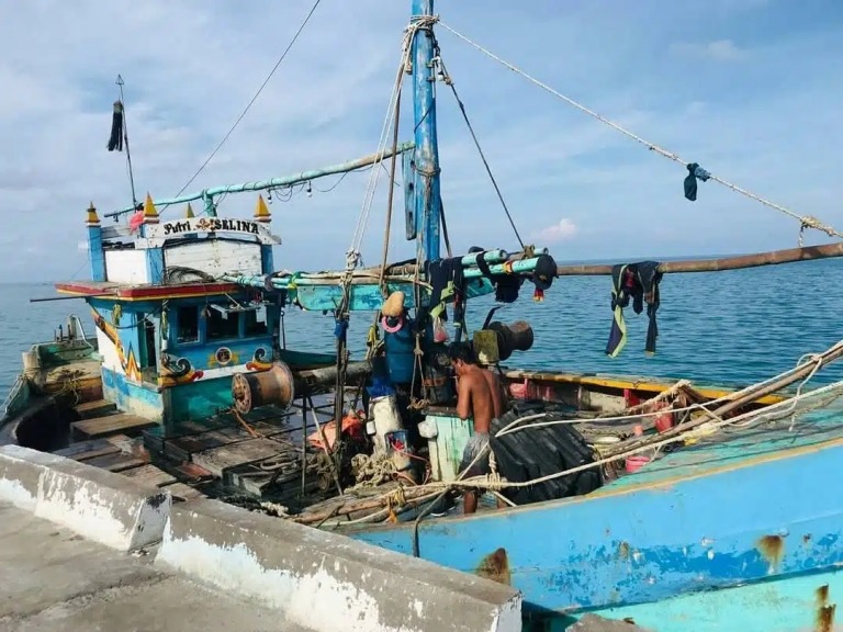 Nelayan Jatim Dibayangi Krisis Ekologi dan Ekonomi