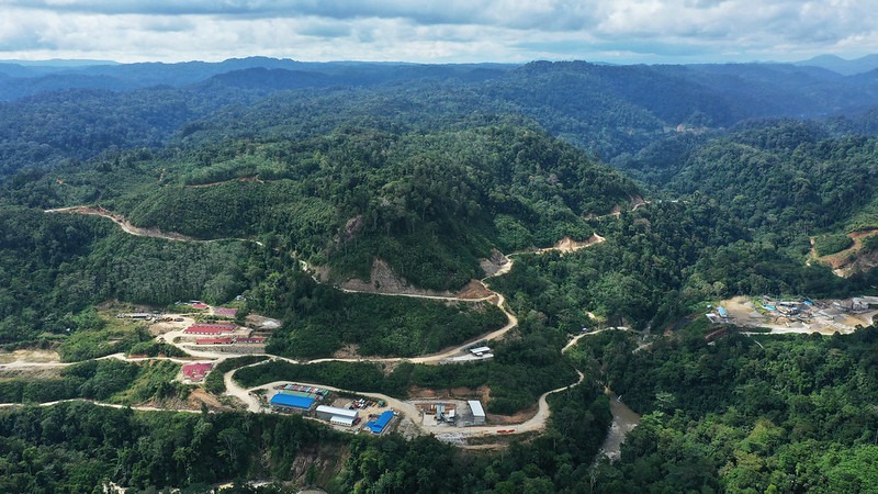 Tampak dari ketinggian fasilitas PLTA di bentang alam Batang Toru, di Kabupaten Tapanuli Selatan, Sumatera Utara. Foto: Yudi Novandi/Auriga Nusantara.